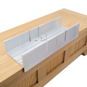 Precision mitre box in aluminium