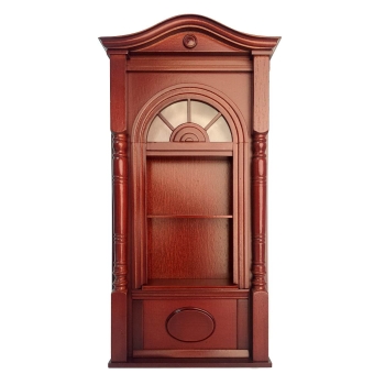 Offener Schrank mit Gesims