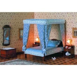 Chippendale double bed with canopy